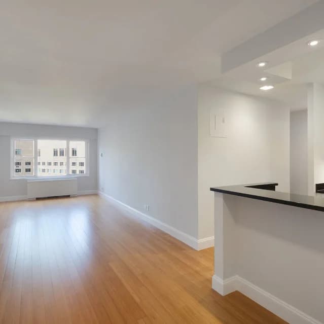 20 West 64 Street #26K, Manhattan, NY 10023 apartment_living_room 1