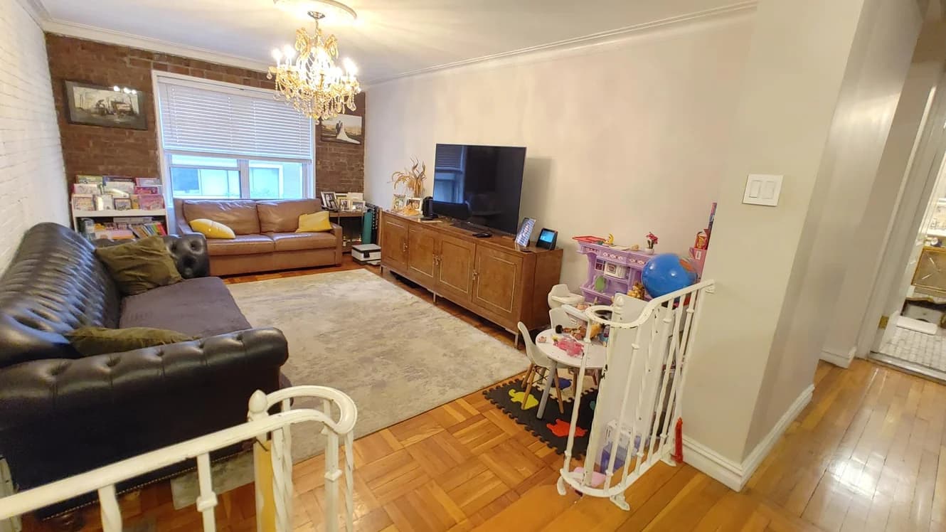 29 West 64 Street #3-C, Manhattan, NY 10023 apartment_living_room 1