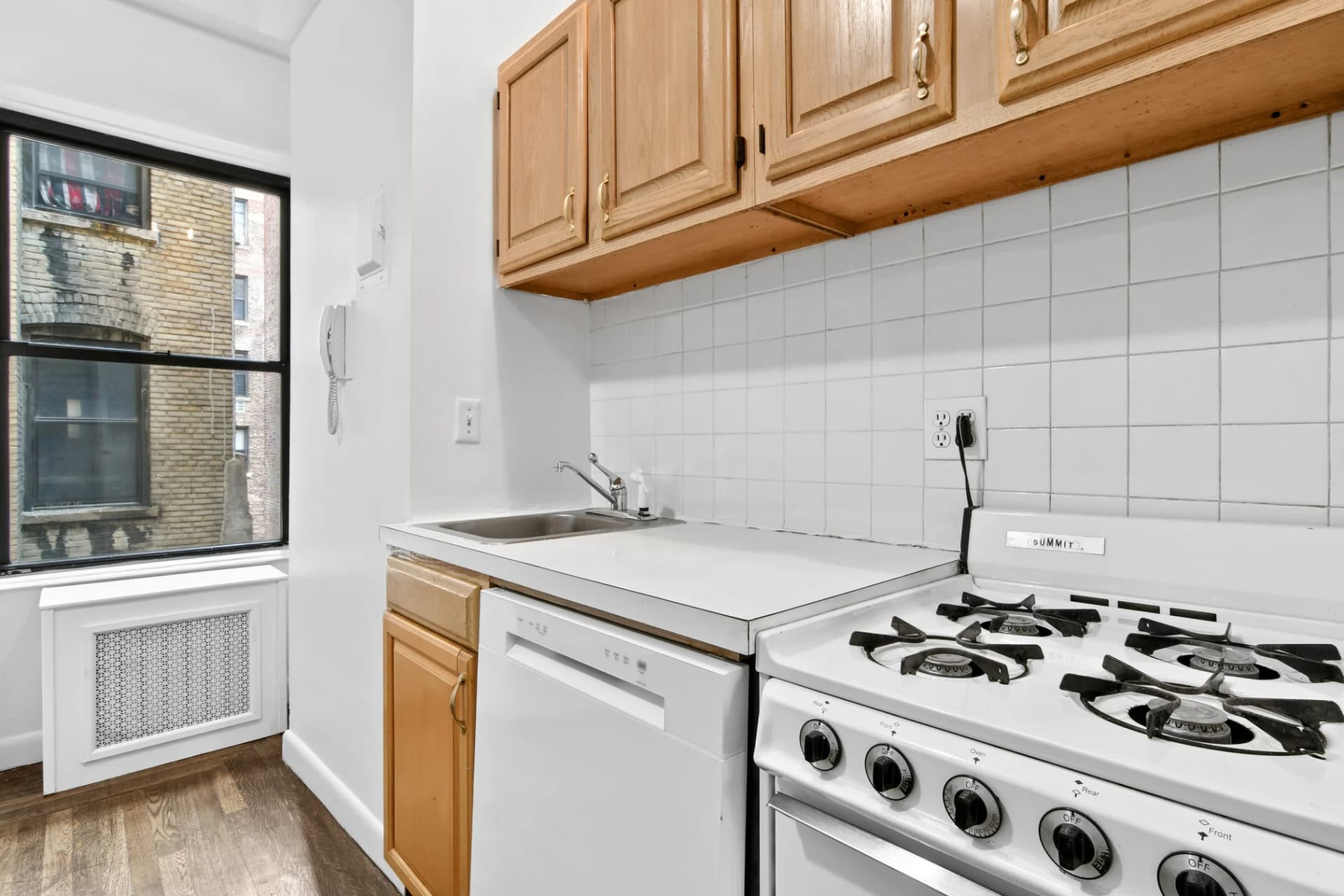 19 West 69 Street #603, Manhattan, NY 10023 apartment_kitchen 1
