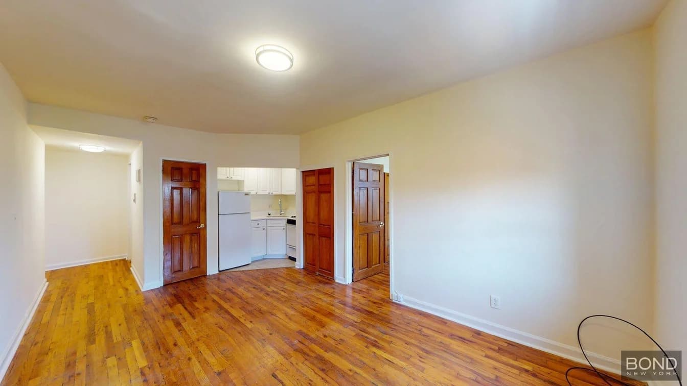 67 West 73 Street #4B, Manhattan, NY 10023 apartment_living_room 1