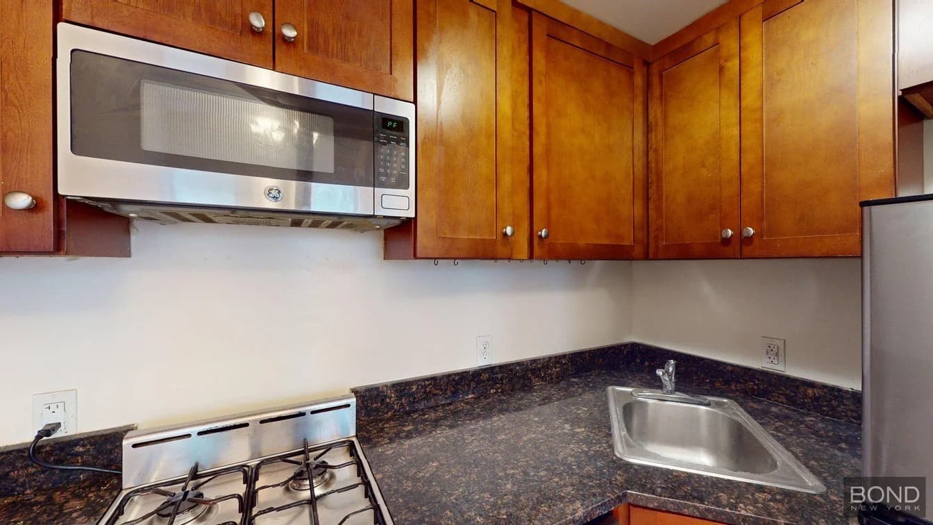 49 West 74 Street #PHF, Manhattan, NY 10023 apartment_kitchen 1