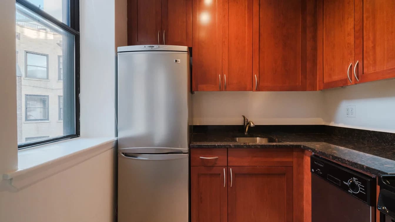 50 West 77 Street #10G, Manhattan, NY 10023 apartment_kitchen 1