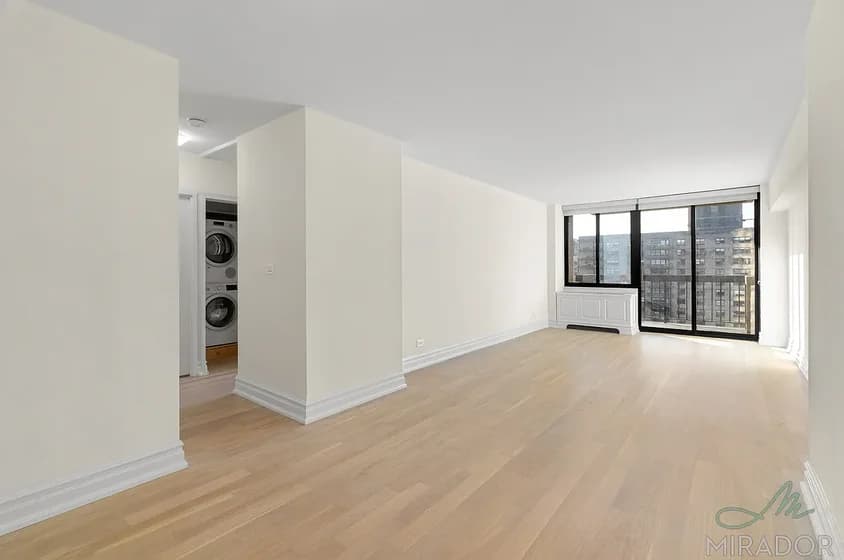 175 Amsterdam Avenue #27J, Manhattan, NY 10023 apartment_living_room 1