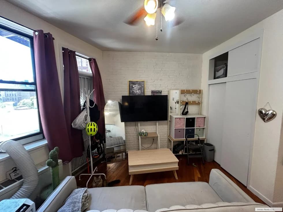 2020 Broadway #7A, Manhattan, NY 10023 apartment_living_room 1