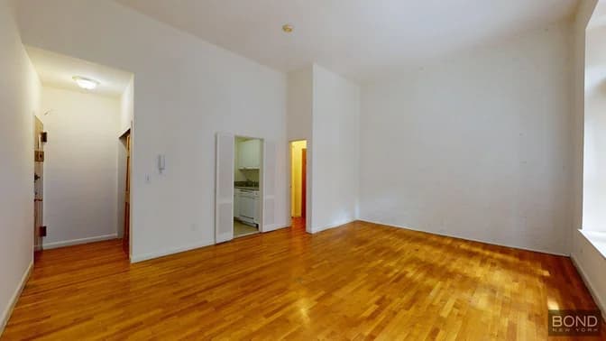107 West 69 Street #1B, Manhattan, NY 10023
