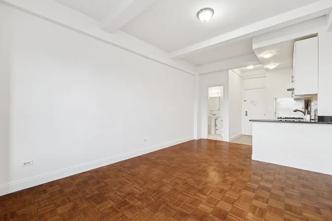 160 West 71 Street #15J, Manhattan, NY 10023