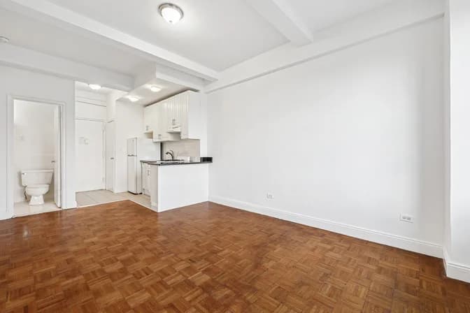 160 West 71 Street #15J, Manhattan, NY 10023