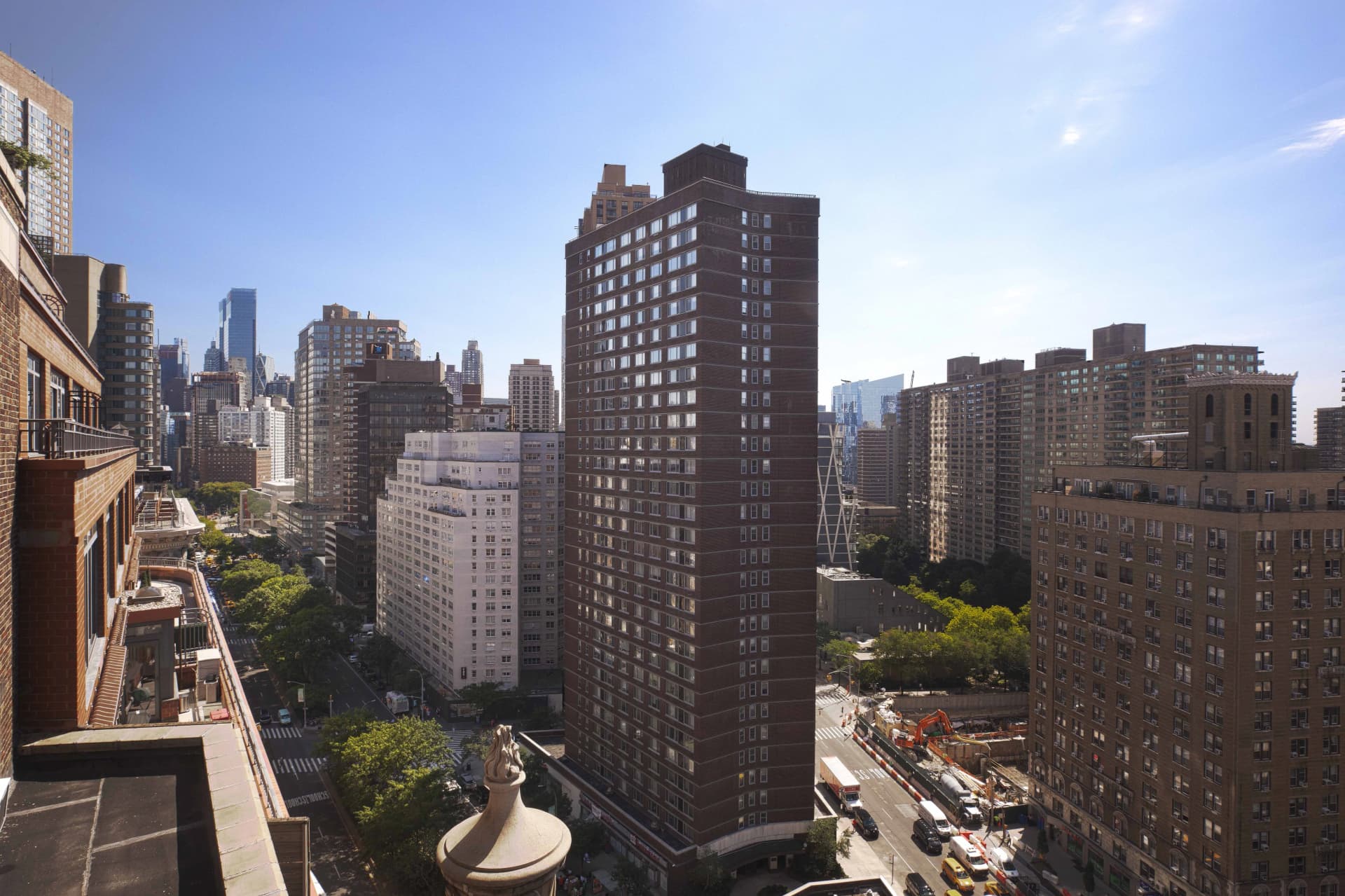 160 West 71 Street #18L, Manhattan, NY 10023 apartment_view 1