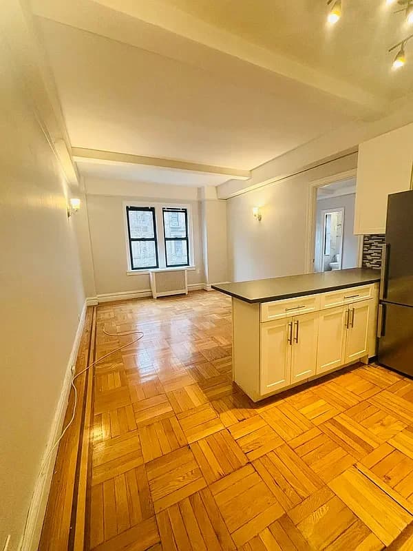 133 West 71 Street #3A, Manhattan, NY 10023 apartment_living_room 1