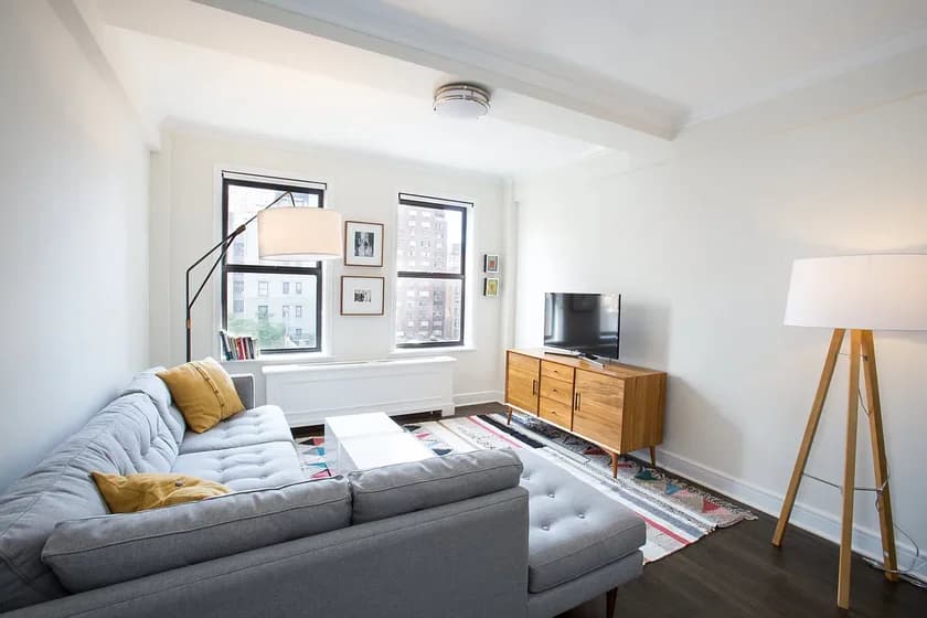 210 West 70 Street #0200, Manhattan, NY 10023 apartment_living_room 1