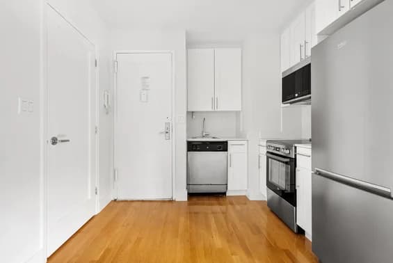210 West 70 Street #0404A, Manhattan, NY 10023