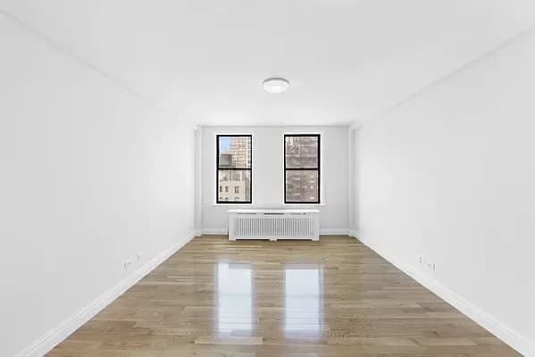 210 W 70 St #1111, Manhattan, NY 10023