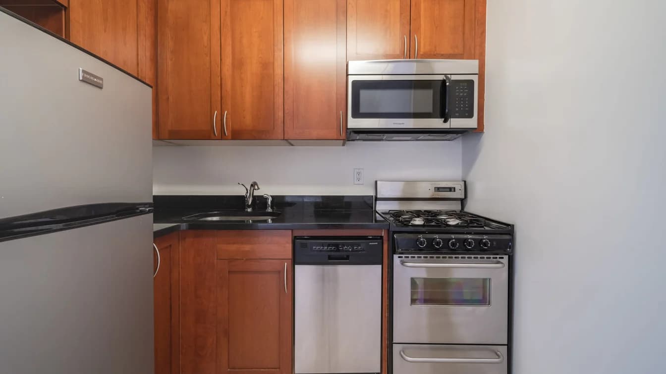 228 West 71 Street #04I, Manhattan, NY 10023 1