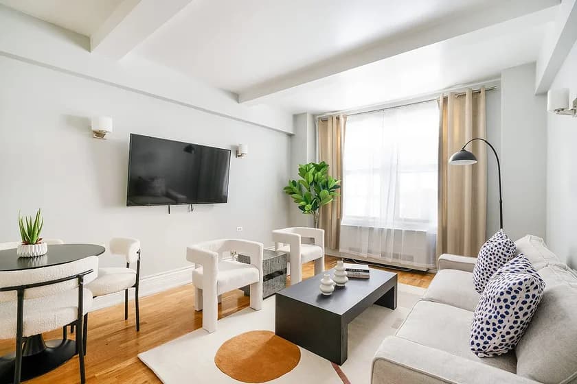 238 West 73 Street #208, Manhattan, NY 10023 apartment_living_room 1