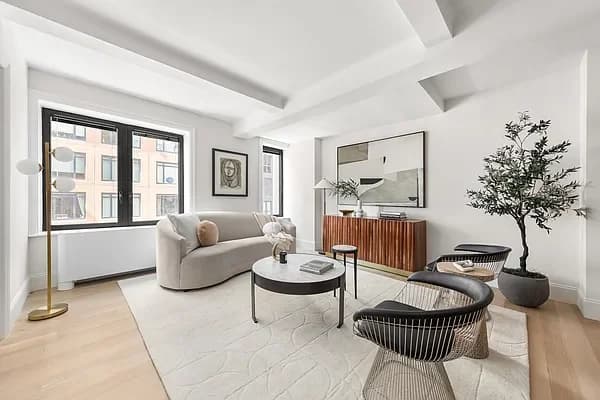 201 West 77 Street #9EF, Manhattan, NY 10024 apartment_living_room 1