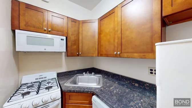 308 West 73 Street #1B, Manhattan, NY 10023