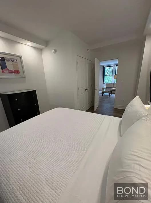 45 West 81 Street #6I, Manhattan, NY 10024 apartment_bedroom_room 1