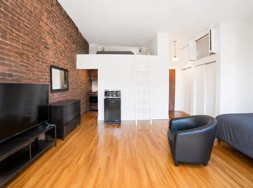 51 West 84 Street #5, Manhattan, NY 10024 apartment_living_room 1