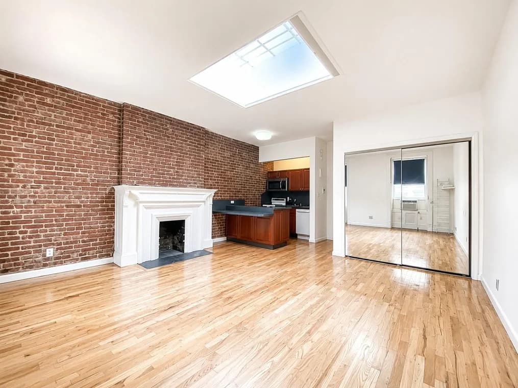 42 West 85 Street #4-F, Manhattan, NY 10024 apartment_living_room 1