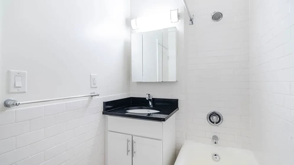 41 West 86 Street #06D, Manhattan, NY 10024 apartment_bathroom 1