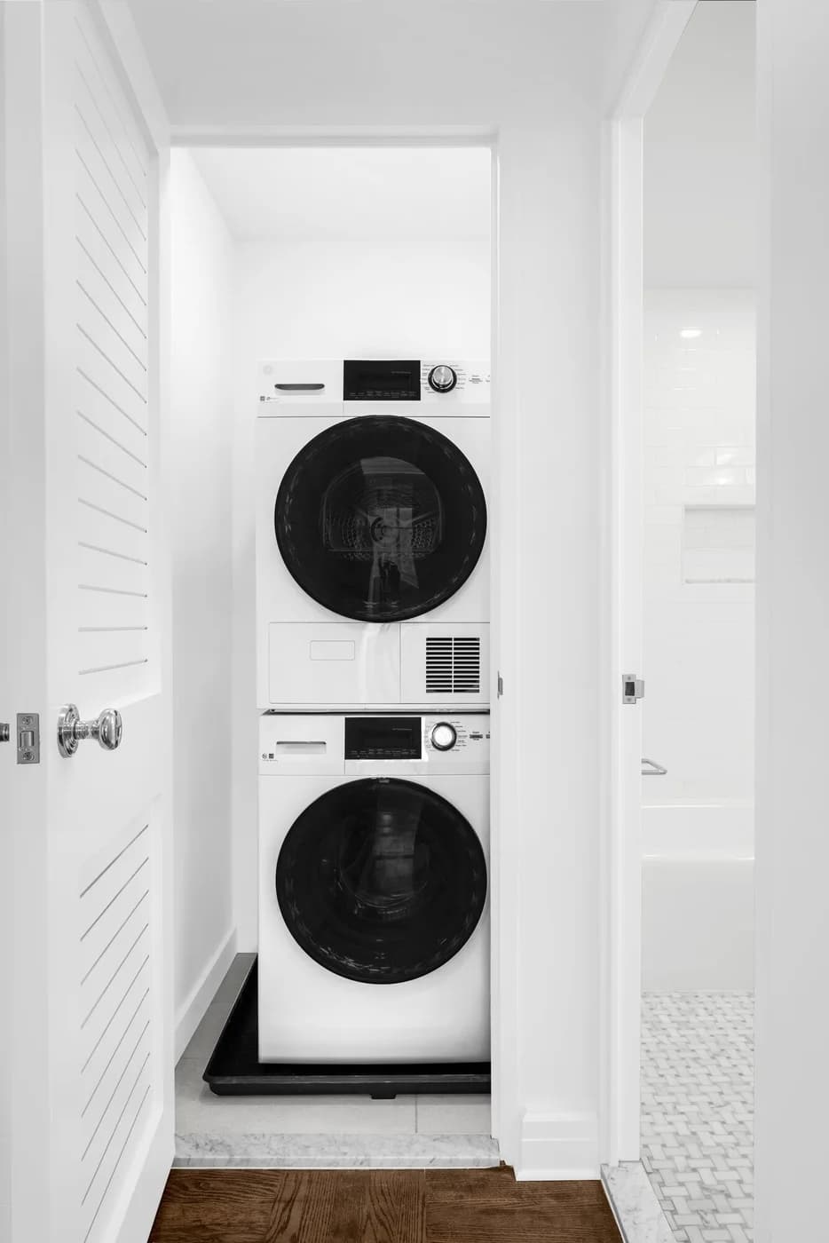 295 Central Park West #16H, Manhattan, NY 10024 apartment_washer_dryer 1