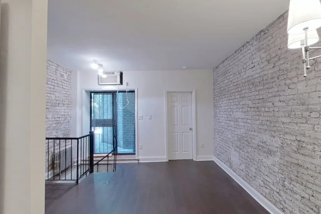 151 West 82 Street #2E, Manhattan, NY 10024 apartment_living_room 1