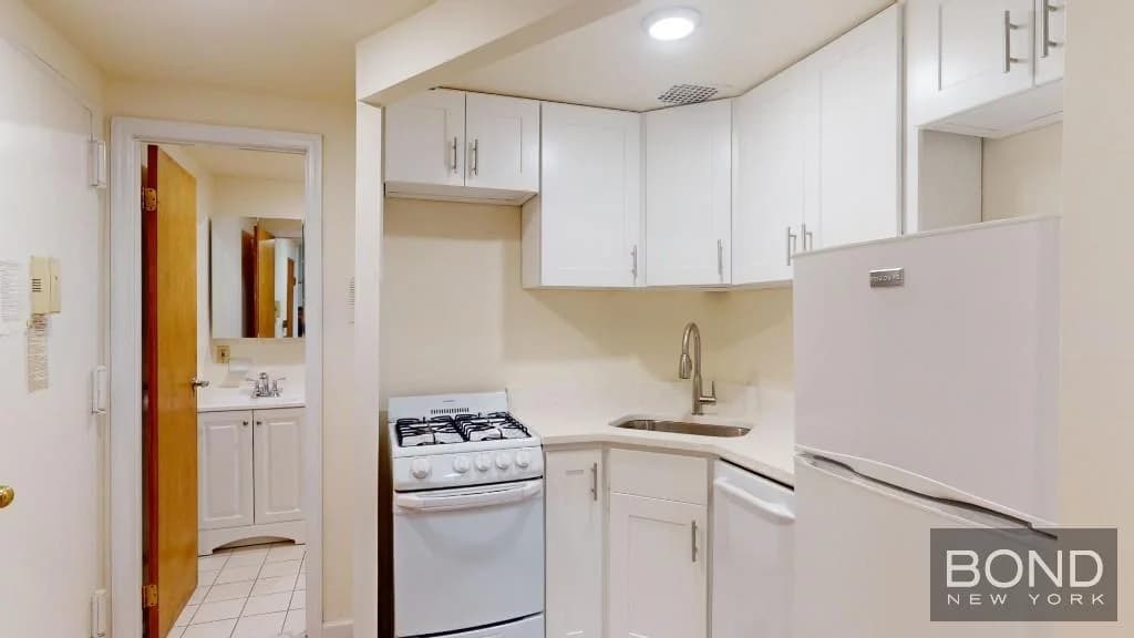 722 Amsterdam Avenue #1C, Manhattan, NY 10025 apartment_kitchen 1
