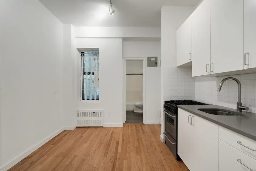 308 W 82 St #3B, Manhattan, NY 10024 apartment_dining_room 2