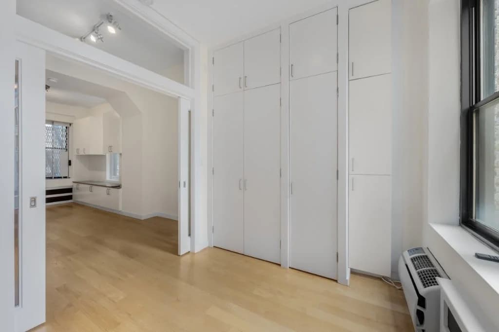 308 W 82 St #9B, Manhattan, NY 10024 apartment_bedroom_room 1