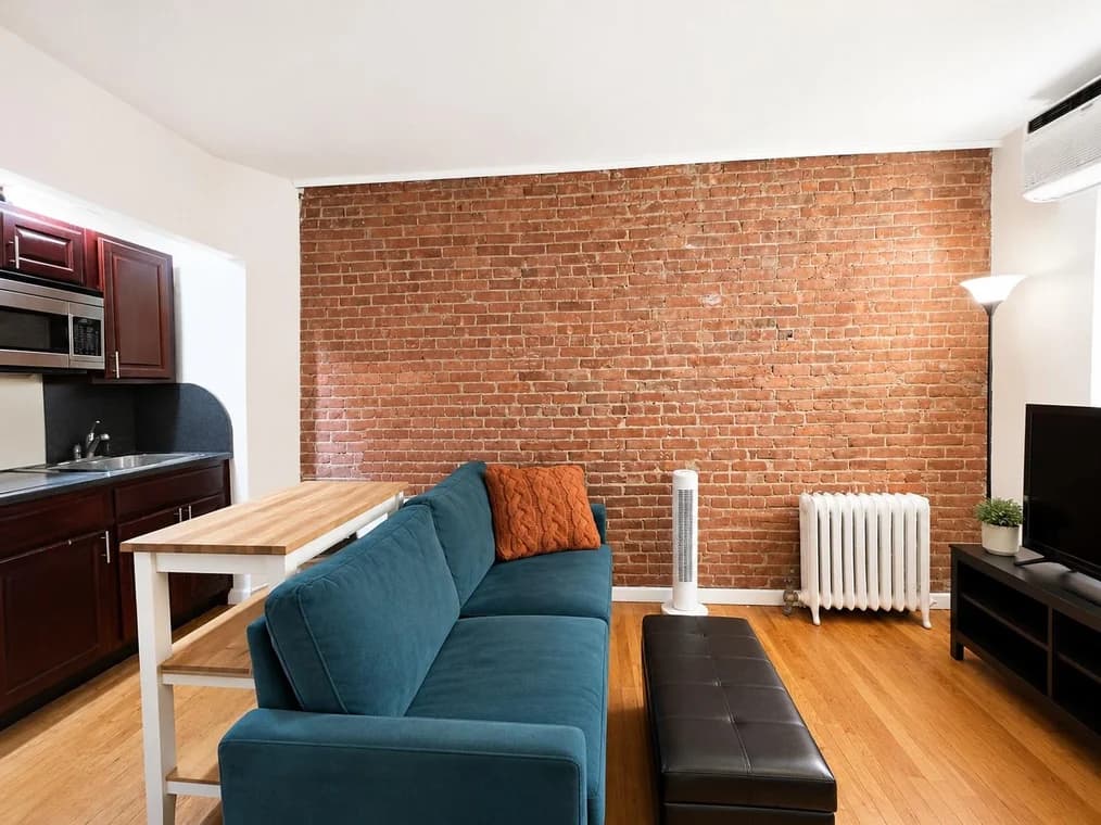 316 West 81 Street #1, Manhattan, NY 10024 apartment_living_room 1