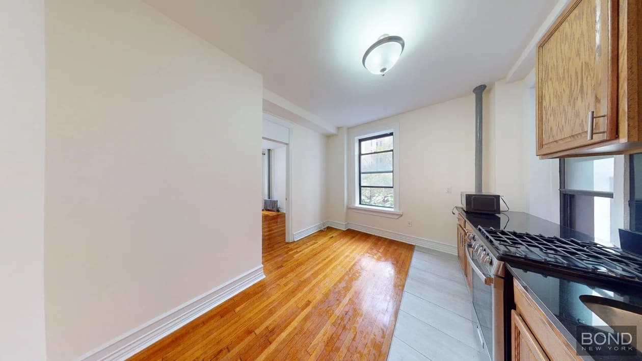 324 W 84 St #23, Manhattan, NY 10024 apartment_kitchen 1