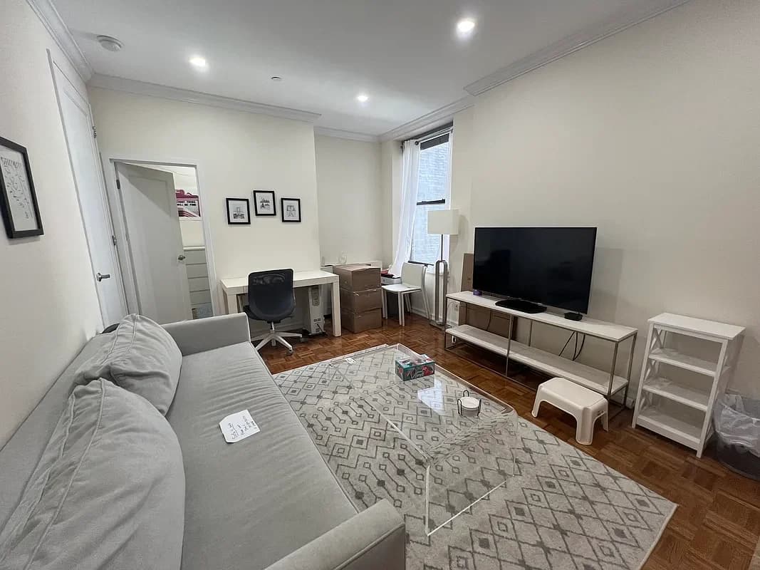 304 West 92 Street #2G, Manhattan, NY 10025 apartment_living_room 1