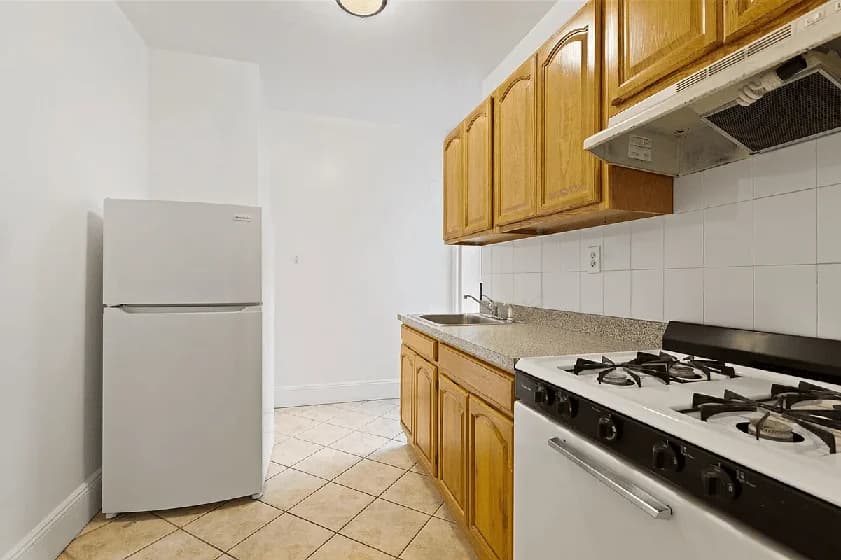336 West 95 Street #76, Manhattan, NY 10025 apartment_kitchen 3