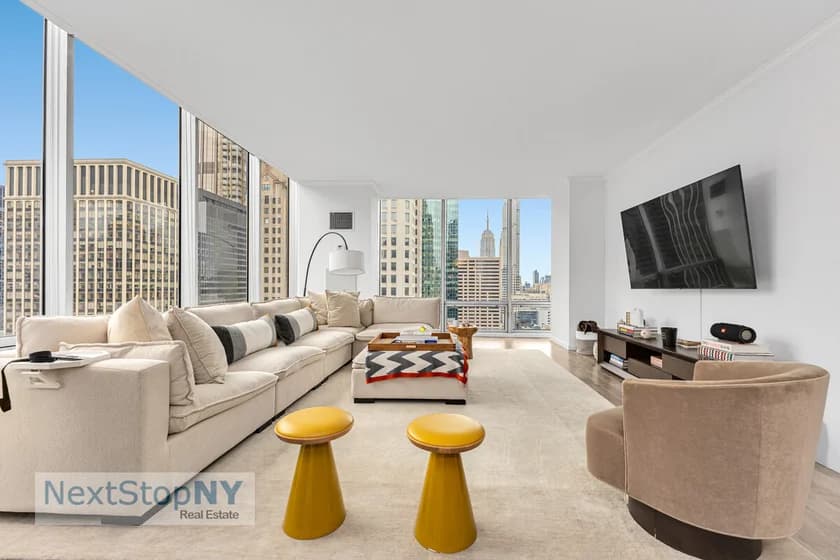 645 5 Avenue #29E, Manhattan, NY 10022 apartment_living_room 1