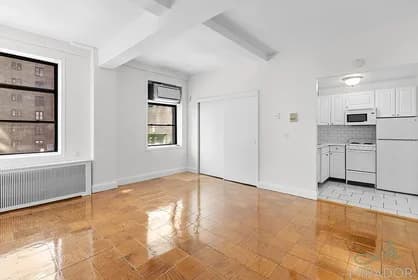 132 East 45 Street #5C, Manhattan, NY 10017