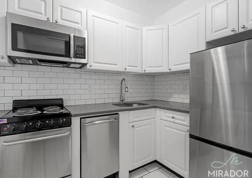 132 East 45 Street #5I, Manhattan, NY 10017