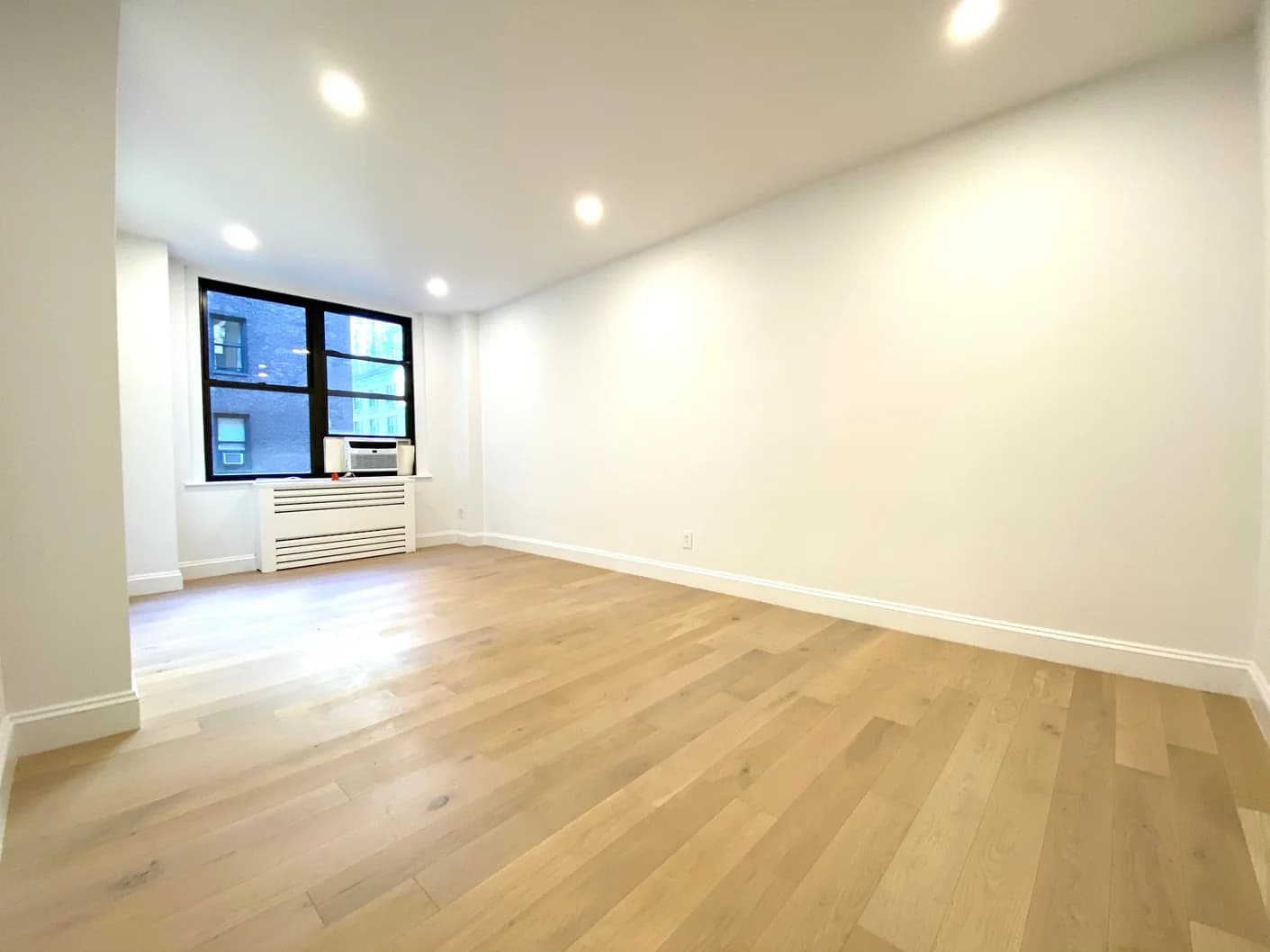 160 East 48 Street #10H-1, Manhattan, NY 10017 - Image 1