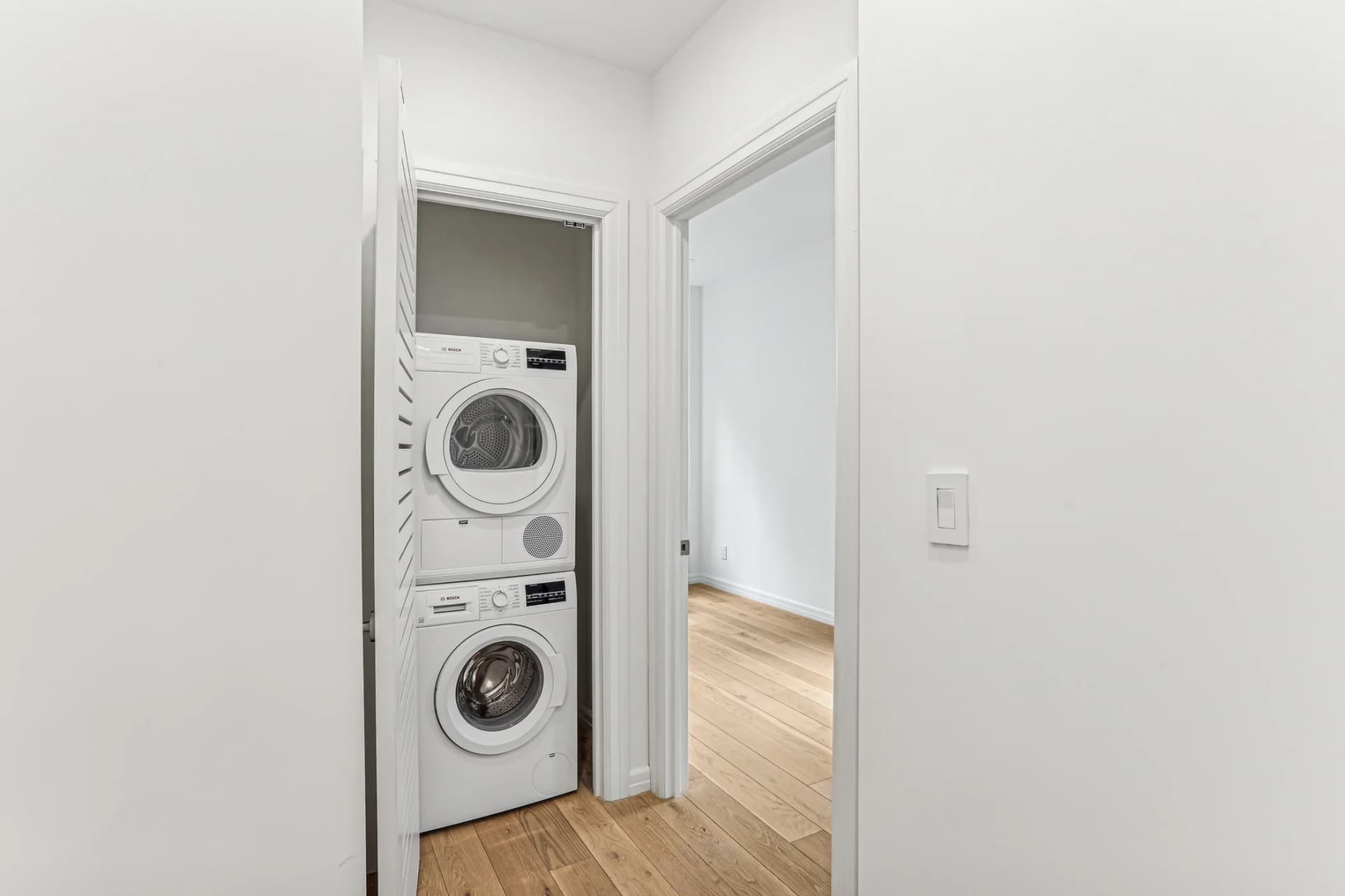 160 East 48 Street #13Y-2, Manhattan, NY 10017 - Image 1