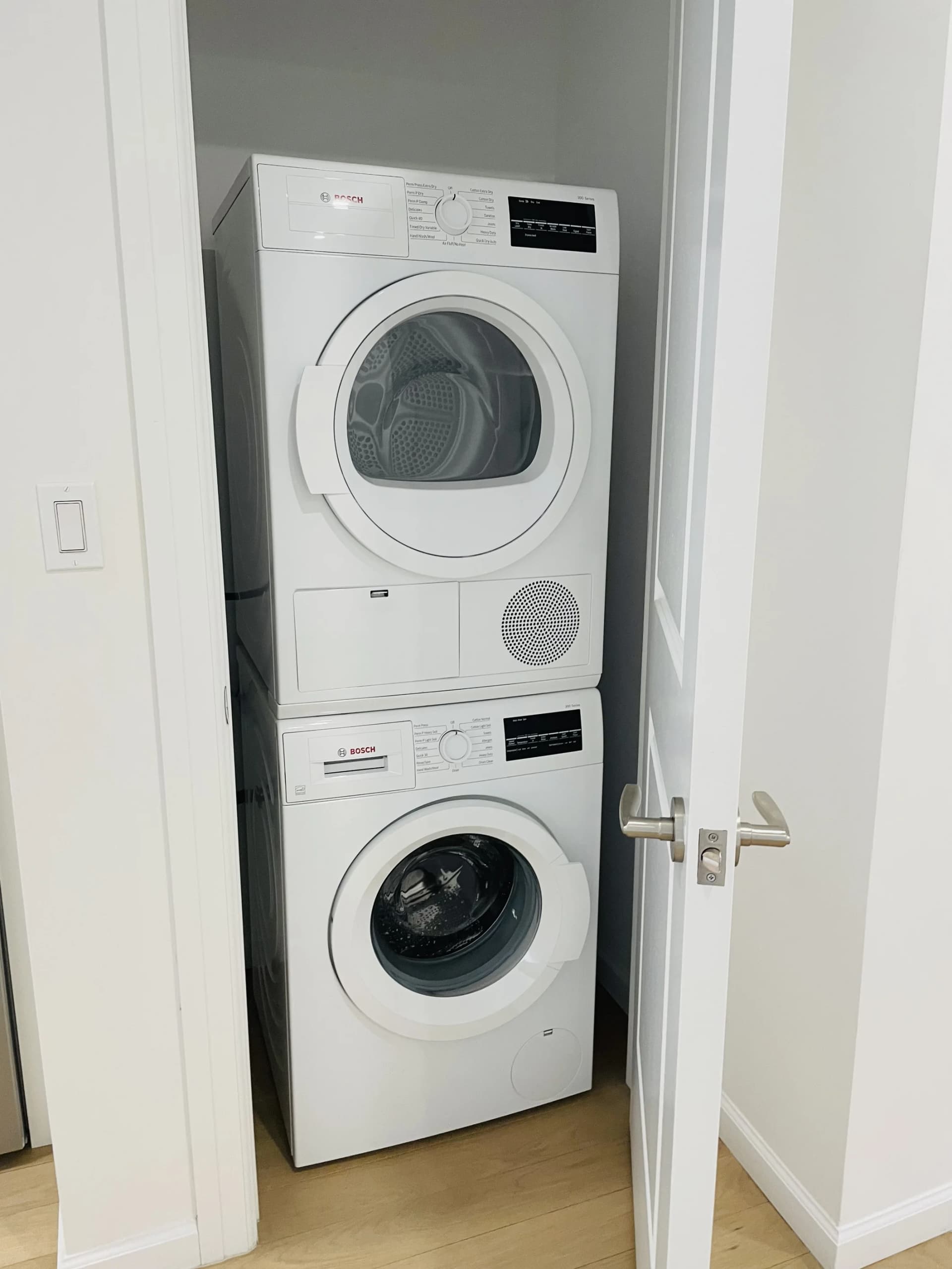 160 East 48 Street #3K-3, Manhattan, NY 10017 apartment_washer_dryer 1