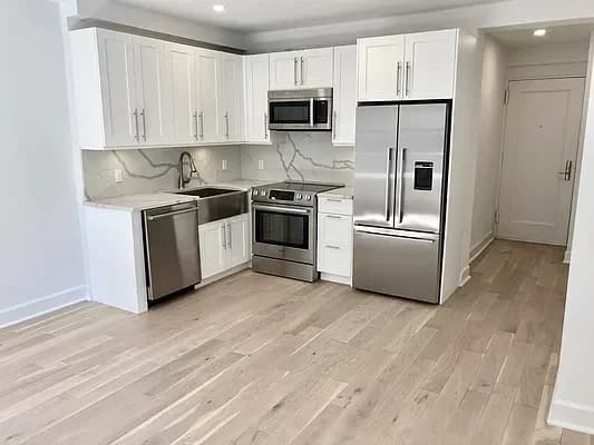 160 East 48 Street #4F, Manhattan, NY 10017