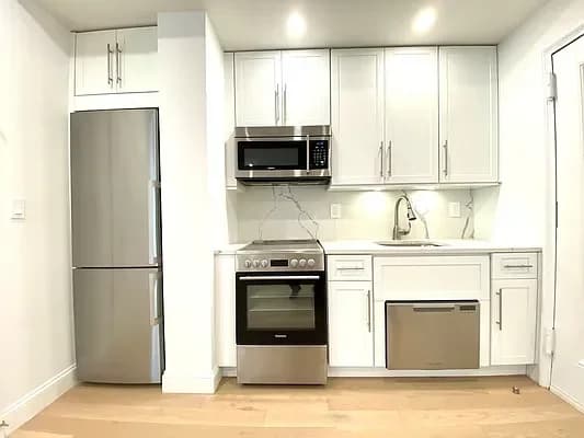 160 East 48 Street #5S, Manhattan, NY 10017