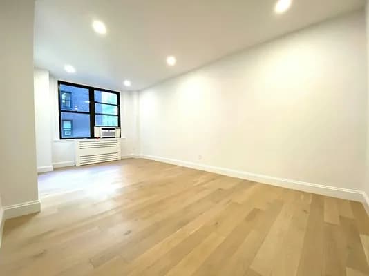 160 East 48 Street #6N, Manhattan, NY 10017 - Image 1
