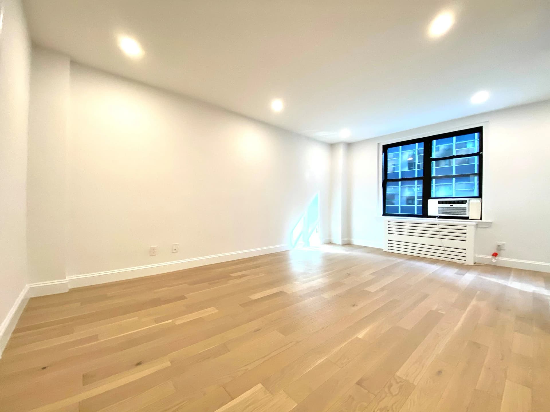 160 East 48 Street #9S-5, Manhattan, NY 10017 apartment_bedroom_room 1