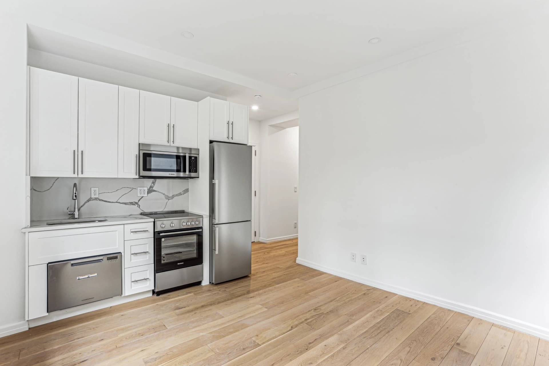 160 East 48 Street #9Z-5, Manhattan, NY 10017 apartment_kitchen 1