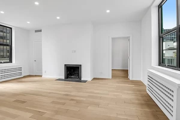 160 East 48 Street #RPH, Manhattan, NY 10017 apartment_living_room 1