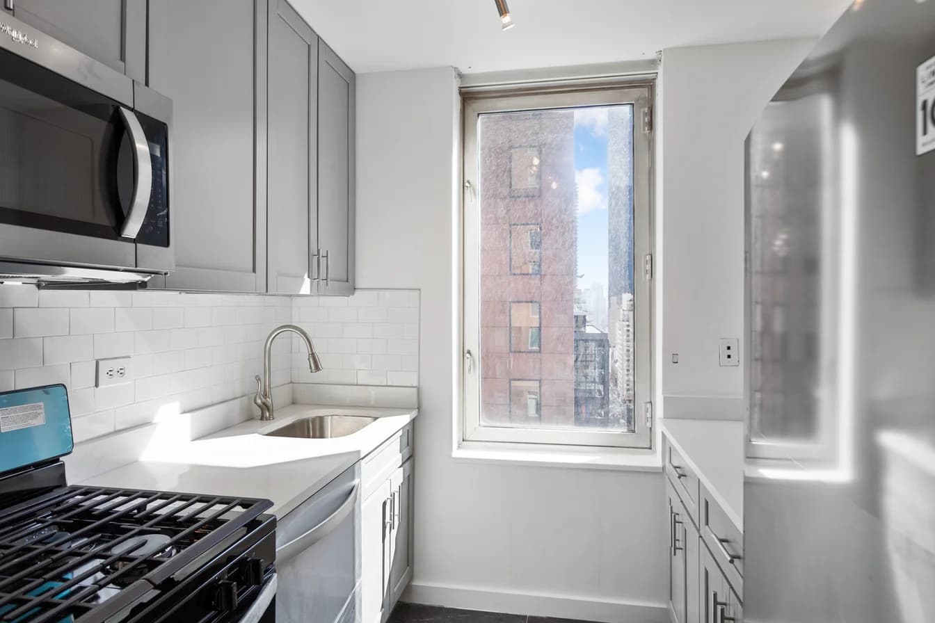 145 East 48 Street #18-F, Manhattan, NY 10017 apartment_kitchen 1