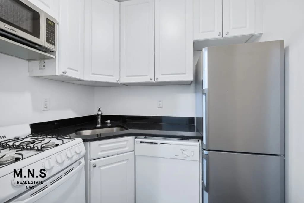 155 East 55 Street #9A, Manhattan, NY 10022 apartment_kitchen 1