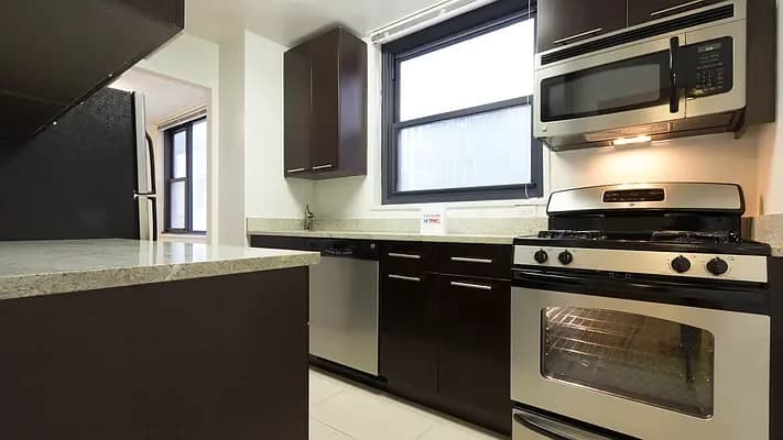 245 East 40 Street #17H, Manhattan, NY 10017 apartment_kitchen 1