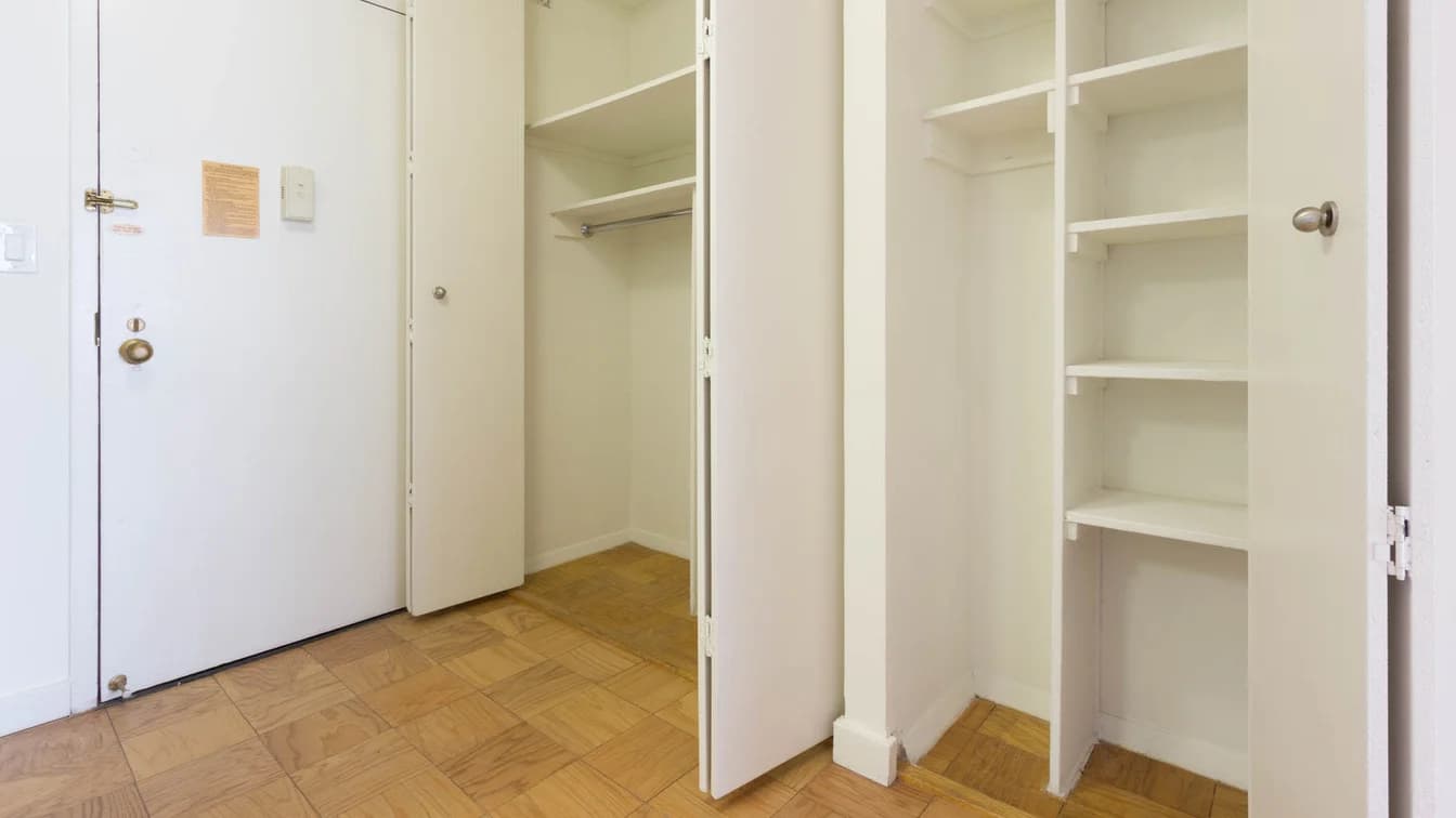 245 East 40 Street #28J, Manhattan, NY 10017 apartment_closet 1