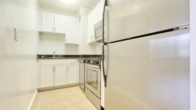245 East 40 Street #28J, Manhattan, NY 10017